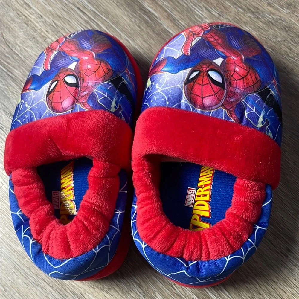 Marvel Spider-Man Red Slippers Size 5-6